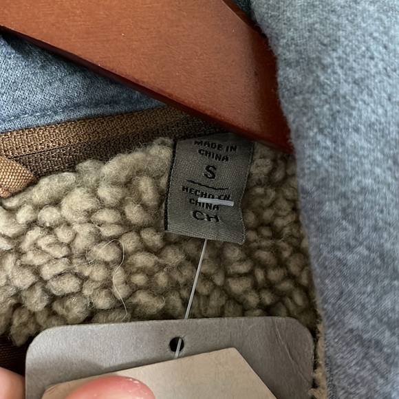 NWT Levi’s Washed Cotton Quilt-Lined Trucker Jacket - Picture 7 of 16